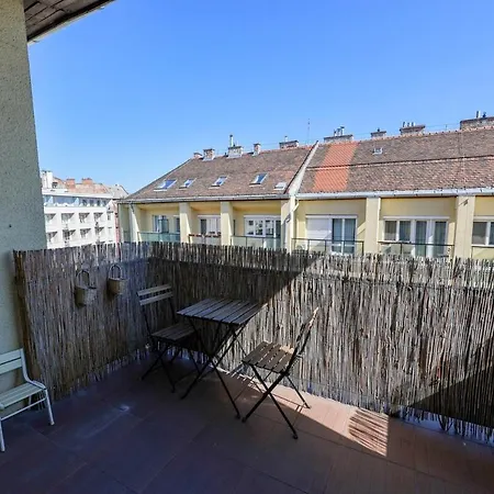 M52 Buda By Danube & Castle View Appartement *